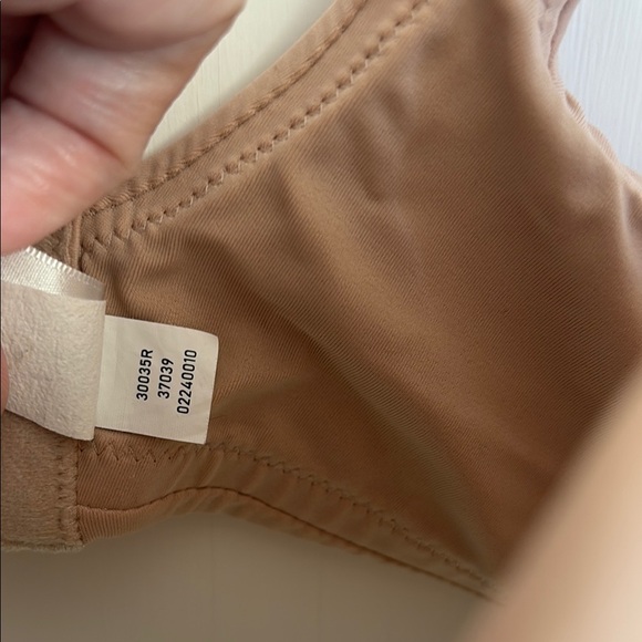 Spanx Low-profile Minimizer Bra - Picture 4 of 8